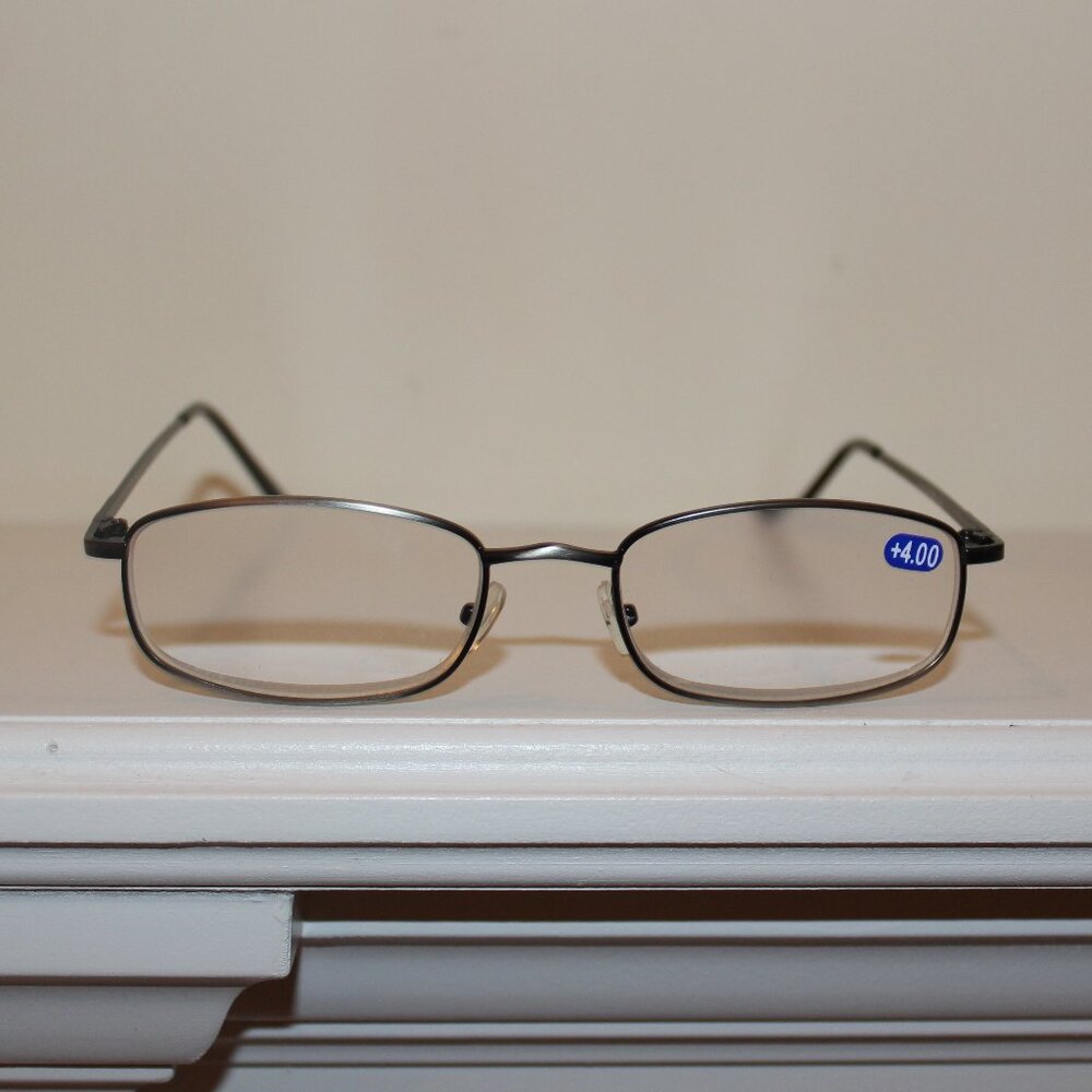 Hilco Reading Glasses +4.00 (VR105)